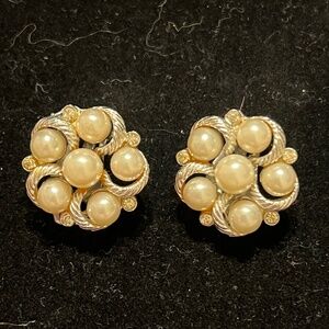 Vintage Lisner Faux Pearl Cluster Clip-On Earrings, Gold Tone